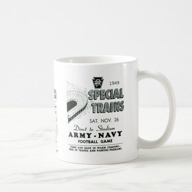 Armee-Marine-Spiel-Züge über Kaffeetasse (Rechts)