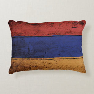 Armenien-Flagge auf altem hölzernem Korn Zierkissen