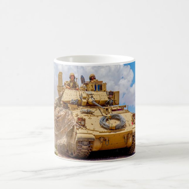 ARMORED PERSONNEL CARRIER - M2 Bradley Kaffeetasse (Mittel)