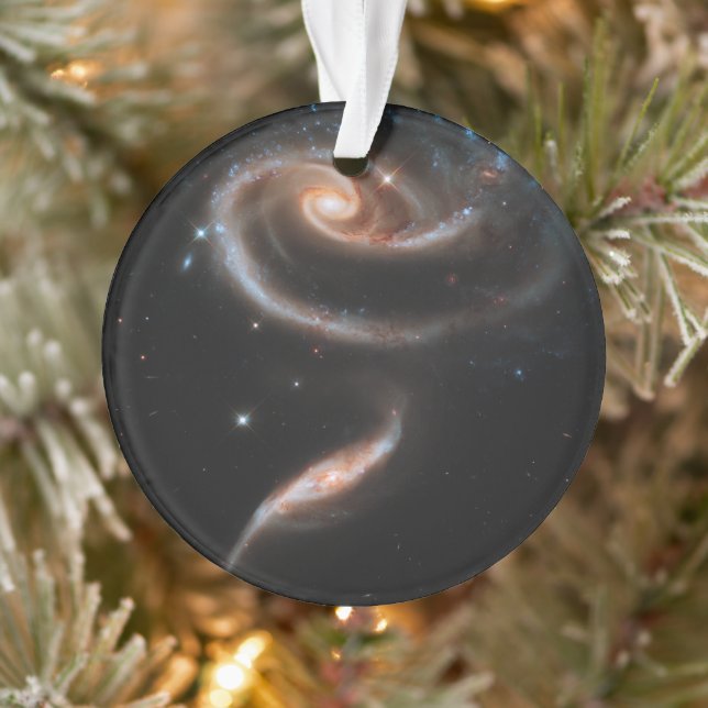 Arp 273 Interaktive Galaxien in Andromeda. Ornament (Baum)