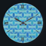Art Deco Industrial Chic - sanft blau Große Wanduhr<br><div class="desc">Ein Art-Déco-inspirierter geometrischer abstrakter Druck in sanften Blau-,  Türkis- und Weißtönen - digitales Design</div>