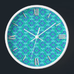 Art Deco Tapete Muster, Türkis und Cobalt Wanduhr<br><div class="desc">Art Deco geometrische Tapeten Muster in Kobaltblau,  Aqua und Weiß auf türkisfarbenem/Pfau Hintergrund</div>