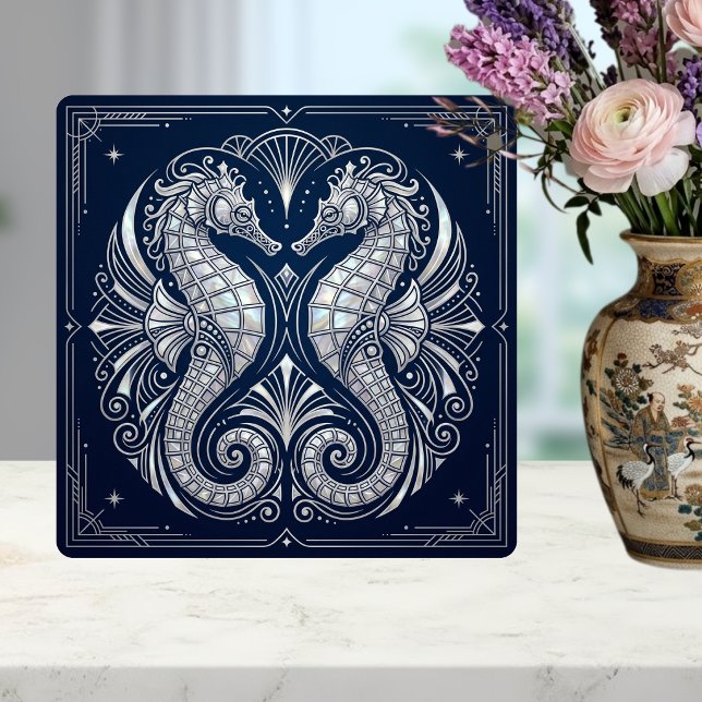 Art Deco Zwei Seepferde Perlmutt Blau Fliese (Von Creator hochgeladen)