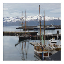 Reflets de grand voilier dans un port d'Islande du