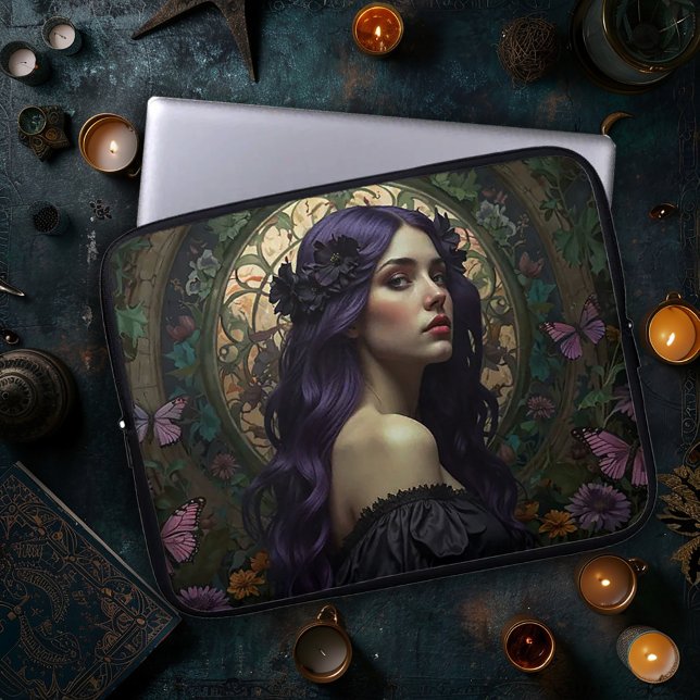 Art Nouveau Gothic Frau Laptopschutzhülle (Von Creator hochgeladen)