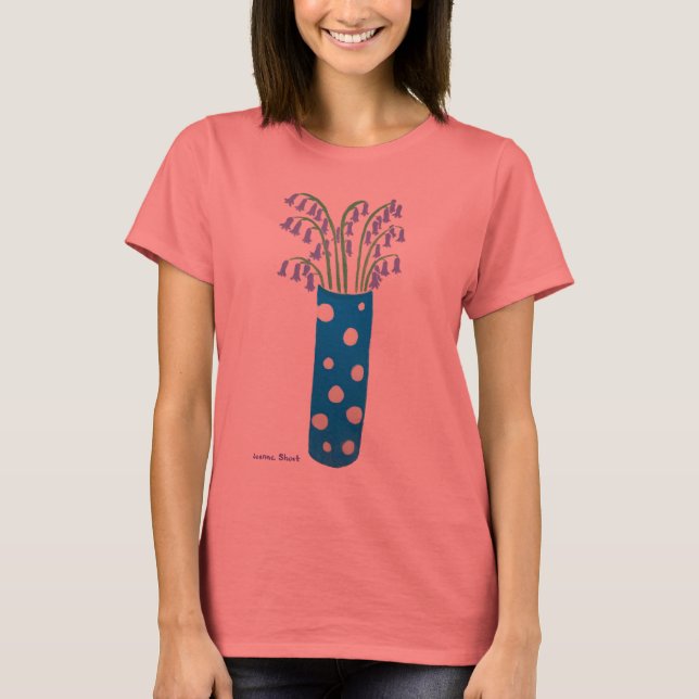 Art Tee Shirt: Gepunktete Vase und Bluebells (Vorderseite)