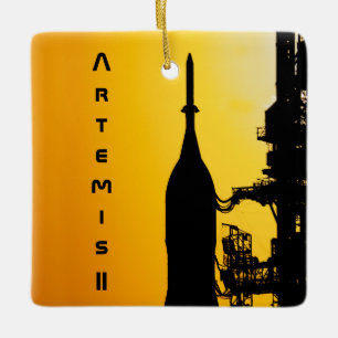 Artemis II auf der Startrampe Keramikornament