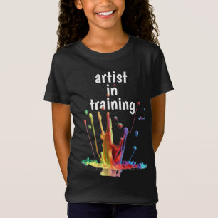 Artiste en formation, avec T-shirt de peinture à t