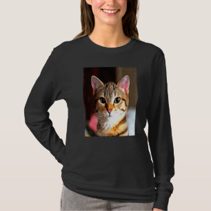 Artistic Baby Faced Yellow Mit Augen Brown Tabby C T-Shirt