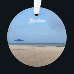Aruba-Einsamkeit Ornament<br><div class="desc">Sandy-Strand mit einem Regenschirm und Stuhl auf einem Strand in Aruba.</div>