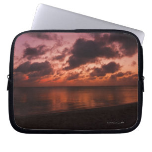 Aruba, Meer bei Sonnenuntergang Laptopschutzhülle