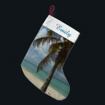 Aruban Beach I Beautiful Nature Szene Kleiner Weihnachtsstrumpf<br><div class="desc">Manchmal will man einfach, an einen warmen und tropischen Ort zu gelangen, und dieses Bild fasst das Erlebnis zusammen. Diese tropische Szene zeigt den weißen Sandstrand von Aruba mit Kokospalmen. Karo in unserem Laden für ruhigere Fotos am Strand. Dieses Bild ist auch als Widescreen-Tapete "Aruban Beach I" von www.mlewallpapers.com zu...</div>