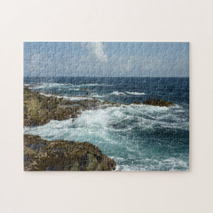 Arubas Felsküste und blauer Ozean