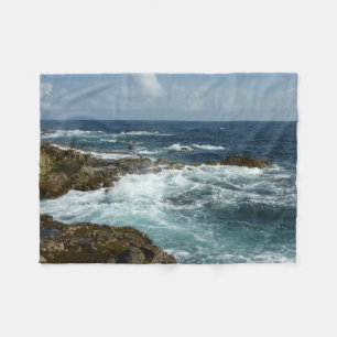 Arubas Felsküste und blauer Ozean Fleecedecke