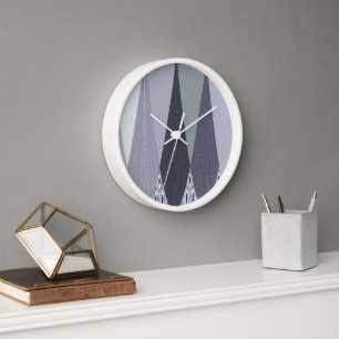 Ash Grey Zickzack Dots Art Print Uhr