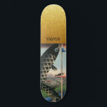 Asian Art Fish Gold Personalisiert Skateboard<br><div class="desc">Ein asiatisches Fisch-Print und Gold Glitzer Hintergrund Skateboard.</div>