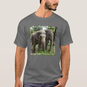 Asiatische Elefanten nebeneinander T-Shirt