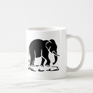 Asiatische Elefanten stehen vor thailändischem Ele Kaffeetasse