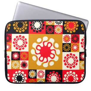 asiatisches Mosaik mit stilisierten Blume in Laptopschutzhülle