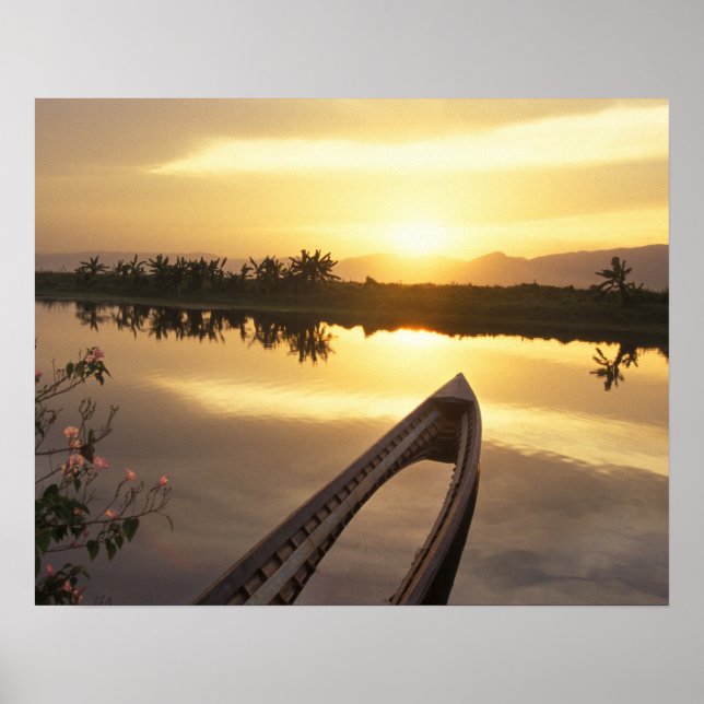 Asien, Birma (Myanmar) Gesunkenes Fischerboot Poster (Vorne)
