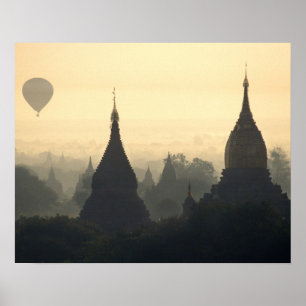 Asien, Burma, (Myanmar), Pagan (Bagan) Heißluftbal Poster