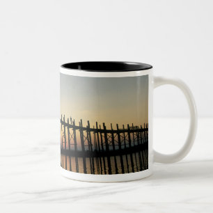 Asien, Burma (Myanmar) Silhouette von U Biens 2 Zweifarbige Tasse