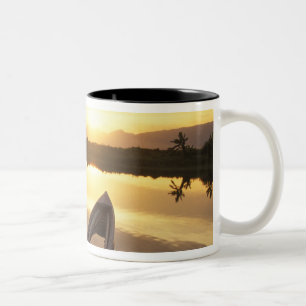 Asien, Burma (Myanmar) Versunkenes Fischerboot Zweifarbige Tasse