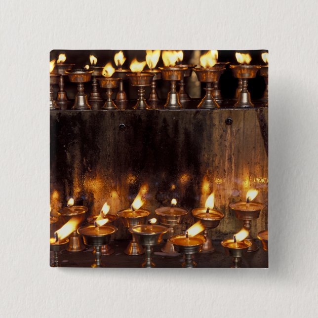 Asien, China, Tibet, Lhasa. Gebetsflammen, Button (Vorderseite)