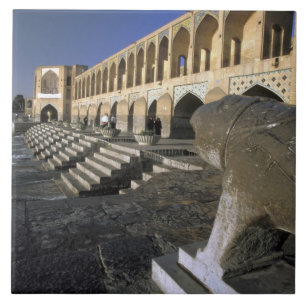 Asien, Iran, Isfahan. Pol-e Khaju-Brücke. Fliese