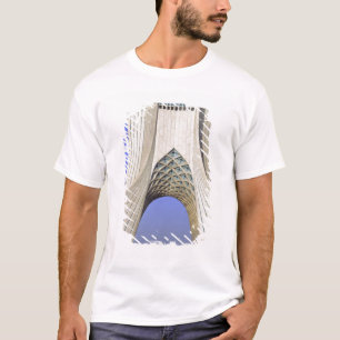 Asien, Iran, Teheran. Freiheitsmonument in Azadi T-Shirt
