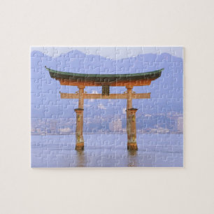 Asien, Japan, Hiroshima. Mivaiima. Torii-Tor