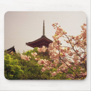 Asien, Japan, Kyoto, Kiyomizu-Tempel im Frühling Mousepad