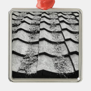 Asien, Japan, Miyajima. Dachziegel Ornament Aus Metall