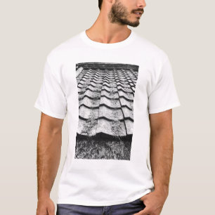 Asien, Japan, Miyajima. Detail des Tonziegeldachs T-Shirt