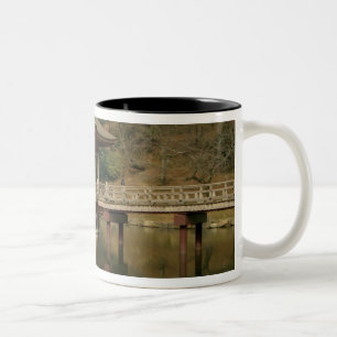Asien, Japan, Nara, Tempel in Nara Zweifarbige Tasse