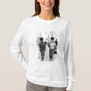 Asien, Japan, Tokio. Geishas auf der Ginza. T-Shirt