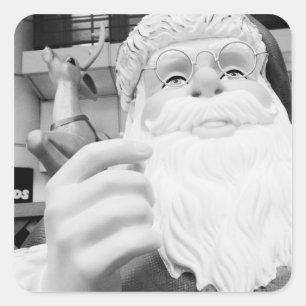 Asien, Japan, Tokio. Weihnachtsmann in Ikebukuro Quadratischer Aufkleber