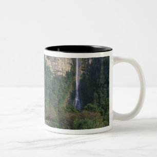 Asien, Japan, Wakayama, Katsuura, Kumano Nachi Zweifarbige Tasse
