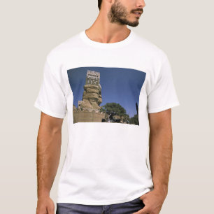 Asien, Jemen, Wadi Dhar. Felsenpalast oder Dar Al T-Shirt
