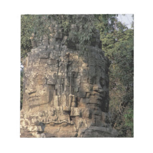 Asien, Kambodscha, Siem Reap. Riesige Steinskulptu Notizblock
