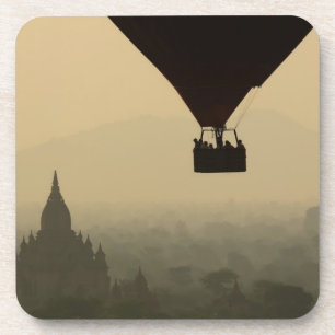Asien, Myanmar, Bagan, Ballon über Tempeln von Untersetzer