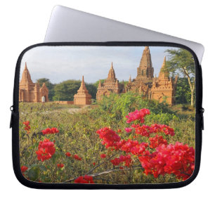 Asien, Myanmar (Birma), Bagan (Pagan). Ein Bagan Laptopschutzhülle