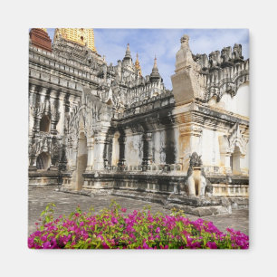 Asien, Myanmar (Burma), Bagan (Pagan). Die Ananda Magnet