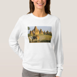 Asien, Myanmar (Burma), Bagan (Pagan). Ein Karren  T-Shirt