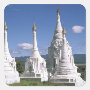 Asien, Myanmar, Inle Lake. Pagodas. 2 Quadratischer Aufkleber