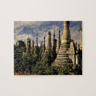 Asien, Myanmar, Inle-See. Alte Ruinen von