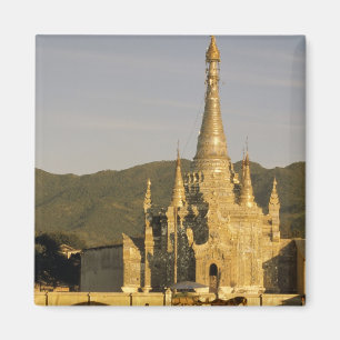 Asien, Myanmar, Inle-See. Pagoden. Magnet