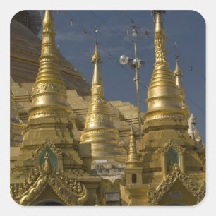 Asien, Myanmar, Yangon. Goldene Stupa von Shwedago Quadratischer Aufkleber