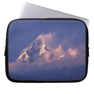Asien, Nepal. Machhapuchhare Laptopschutzhülle