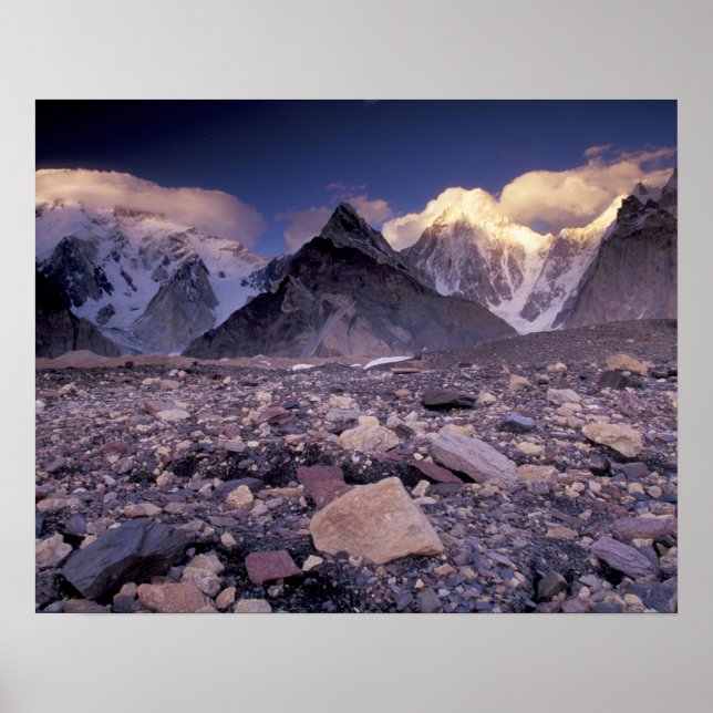 Asien, Pakistan, Karakoram Range, Broad and Poster (Vorne)